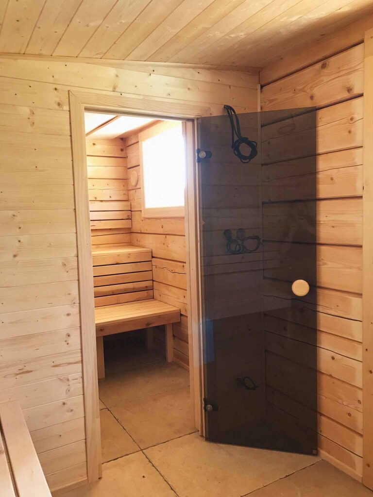 Třebíčko - Rodinná roubená sauna s odpočívárnou -09