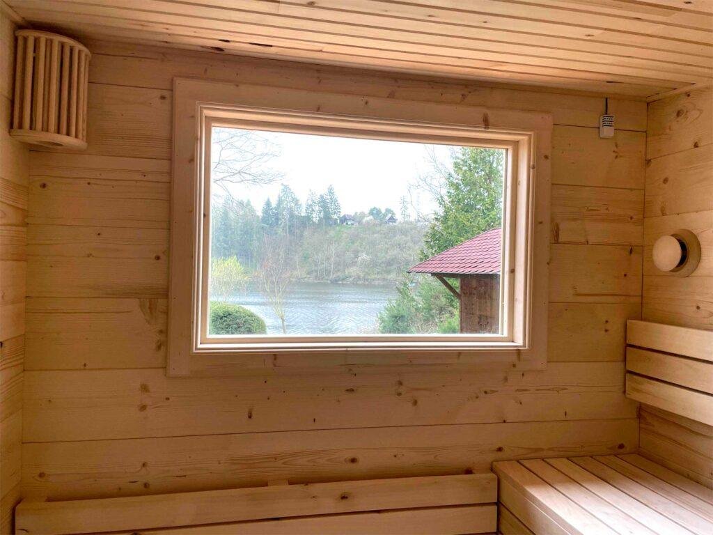 Venkovní roubená sauna s odpočívárnou www.vsaune.cz