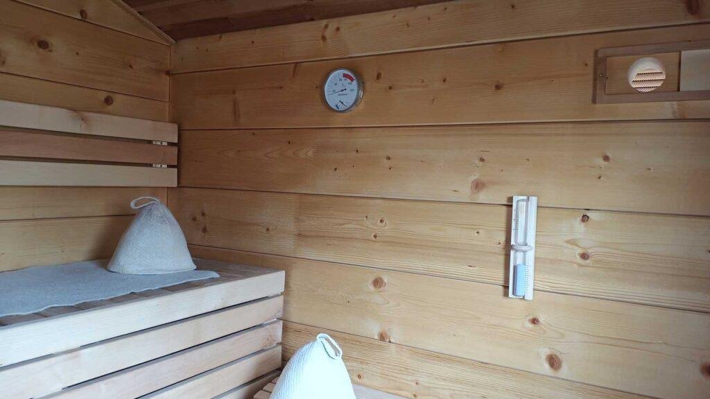 Radejov - Samostatna Moderni Roubena sauna -04