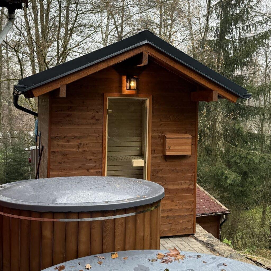 Puchverk_Klasicka_venkovni_sauna_06