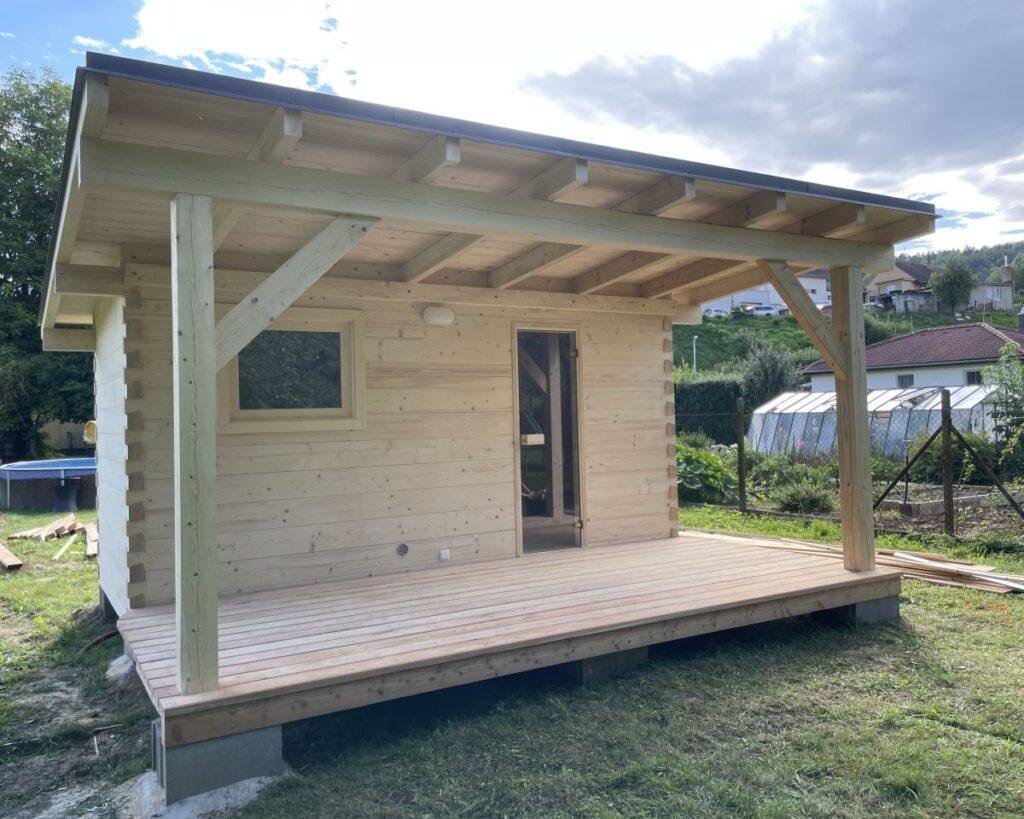 Tisnov_Venkovni_roubena_sauna_s_odpocivarnou_02
