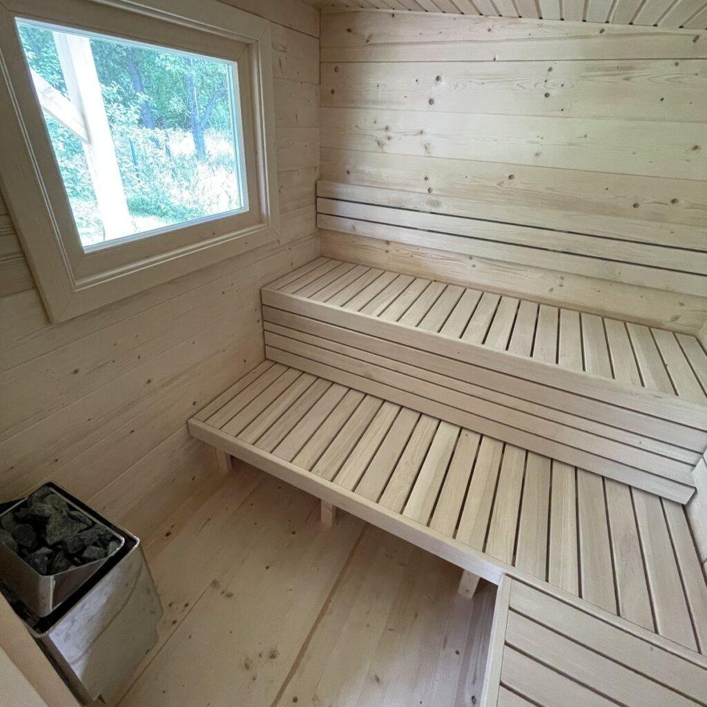 Tisnov_Venkovni_roubena_sauna_s_odpocivarnou_03