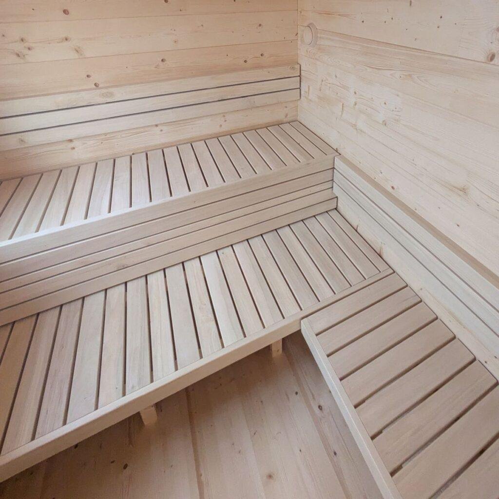 Tisnov_Venkovni_roubena_sauna_s_odpocivarnou_04