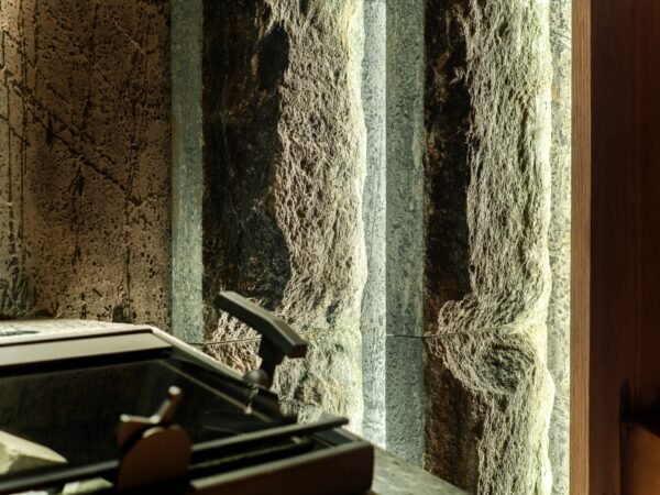 tulikivi-ksis-37-velk-uzavren-obklad-s-dvirky-nahore-tbh-89991975037068_-dc5106bcaf tulikivi-ksis-37-velk-uzavren-obklad-s-dvirky-nahore-tbh-89991975037068_-dc5106bcaf