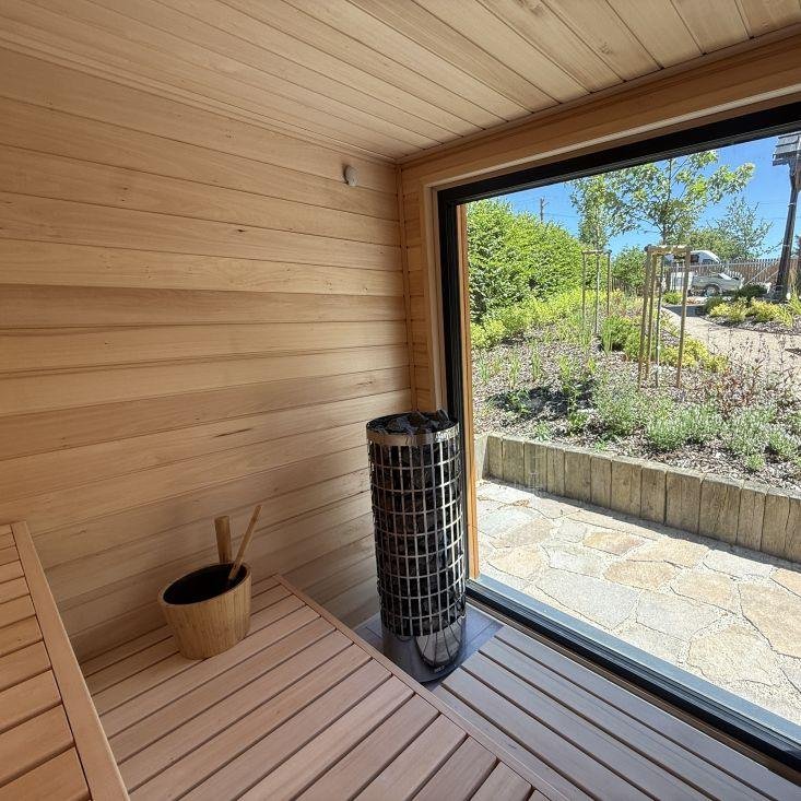 Samosoly - Klasická venkovní sauna s odpočívárnou a koupelnou