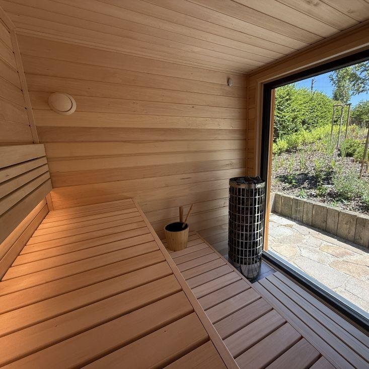 Samosoly - Klasická venkovní sauna s odpočívárnou a koupelnou