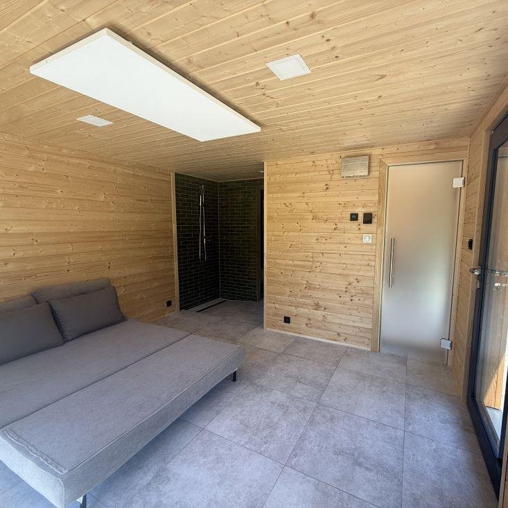 Samosoly - Klasická venkovní sauna s odpočívárnou a koupelnou