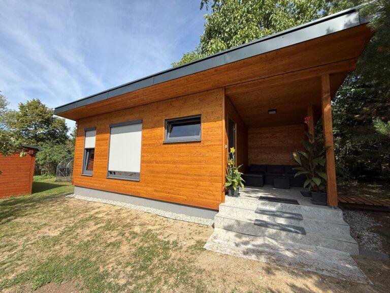 Venkovní sauna s odpočívárnou a terasou