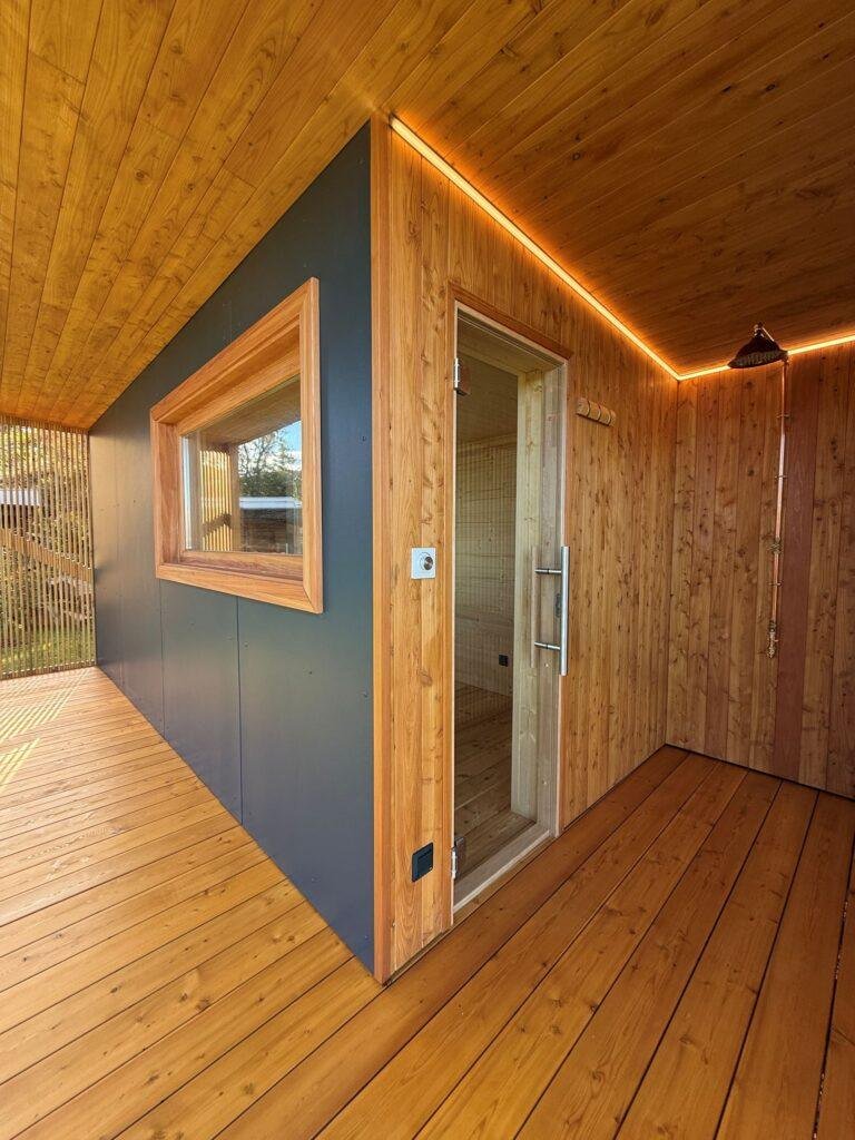 Vimperk-klasická venkovní sauna s odpočívárnou