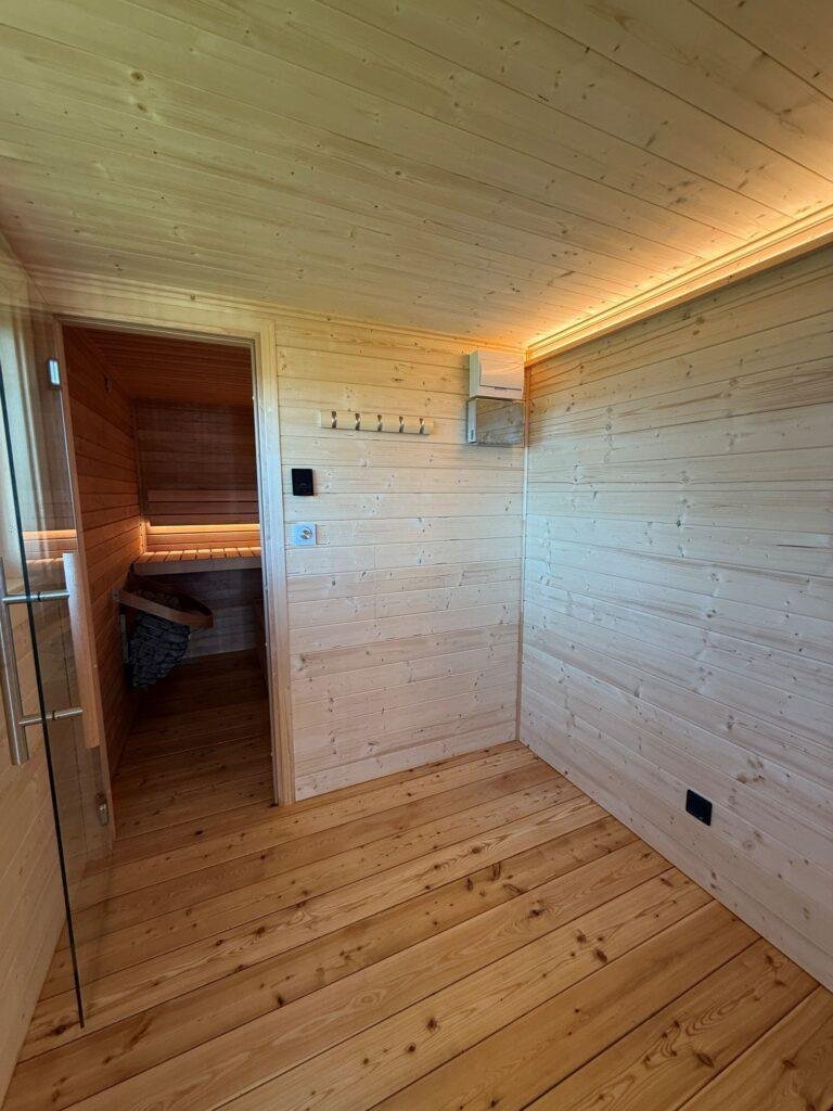 Vimperk-klasická venkovní sauna s odpočívárnou